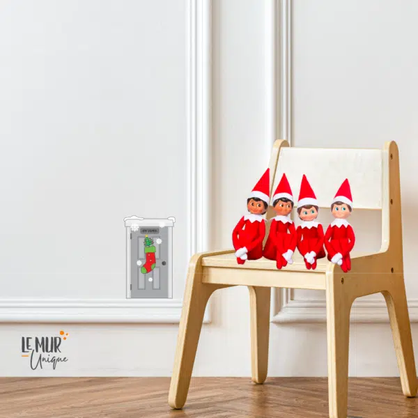 Porte d'entrée grise avec inscription pour LUTIN SEULEMENT , repositionnable et réutilisable chaque année pour faire revenir la magie de Noël!