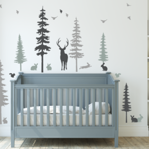 Pins et animaux de la forêt couleur accent vert mousse et gris